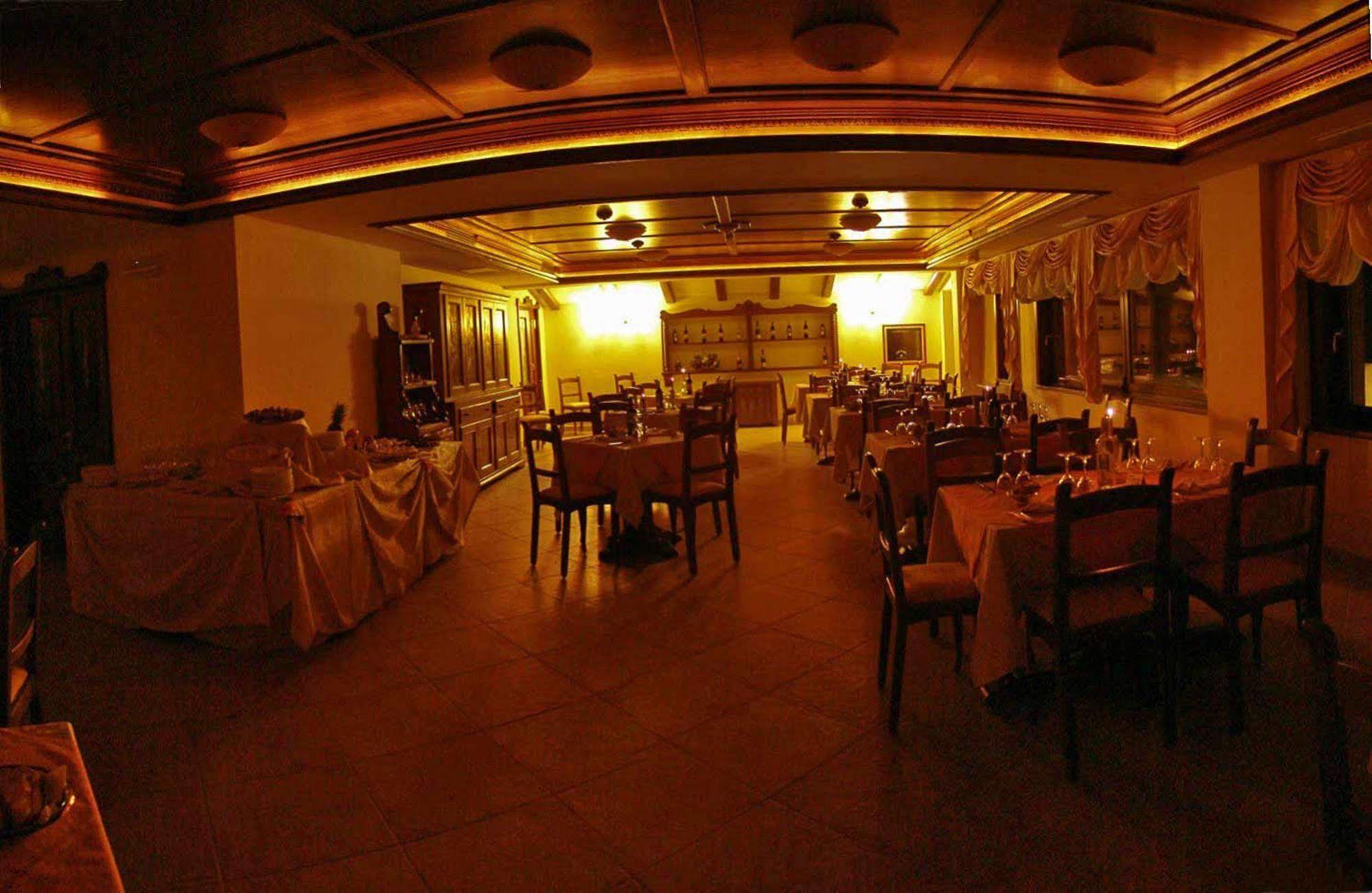 Hotel Lusi 로카라소 외부 사진